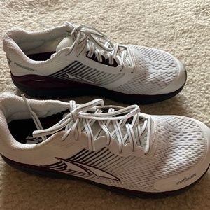 Altra Provision 4.0 Running Shoe - White & Burgundy